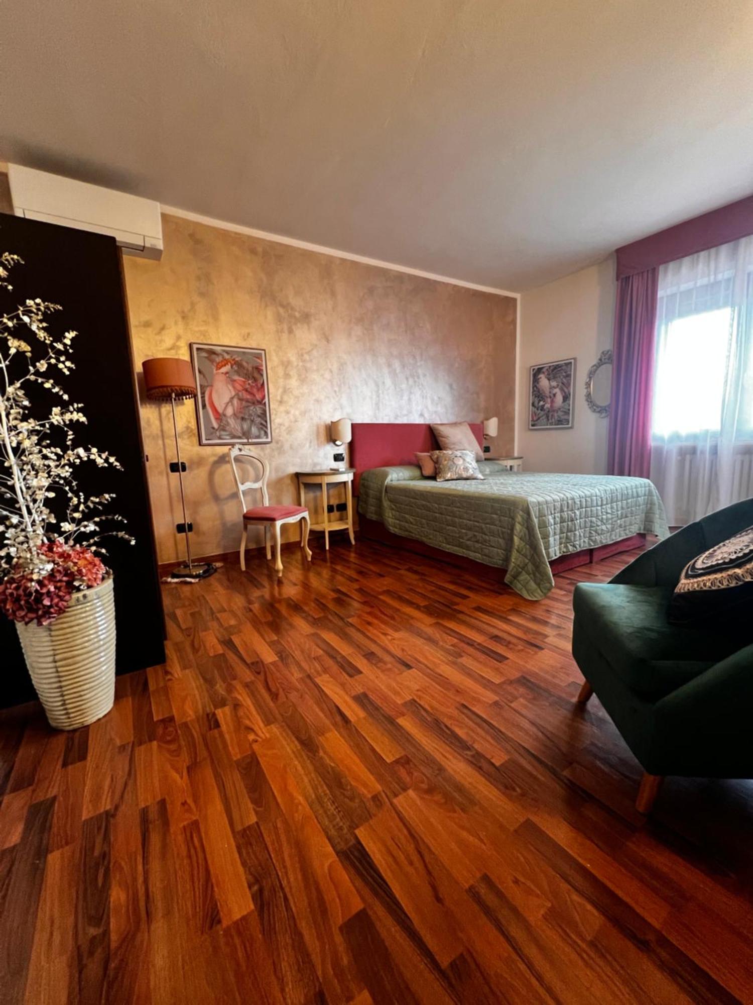 Welcome Traveller Frida'S Rooms Caprino Veronese Exterior photo